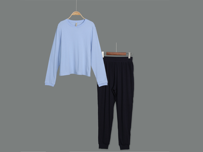 XPM12958 Pajamas Lady