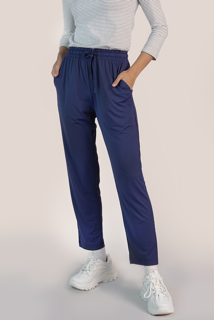 XP113067 Sweatpant Lady